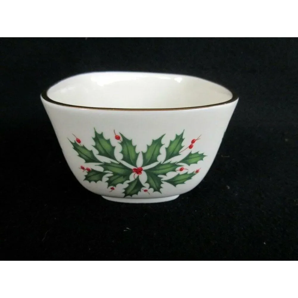 Lenox Holiday Dimension Nut/Candy Bowl‎ Holly Berries Gold Trim Beautiful